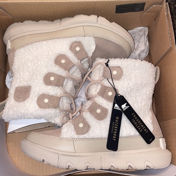SOREL - Explorer II Joan Insulated Lace-Up Boot - Picture 1 of 10